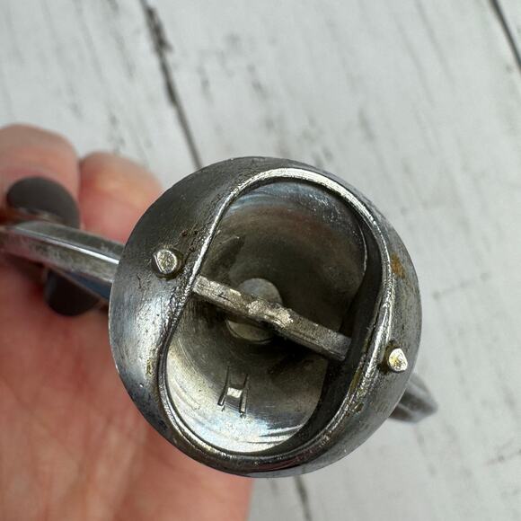 Original Mercedes-Benz 280 Genuine 1973-1976 Front Emblem Hood Ornament - Picture 4 of 11